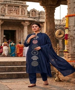 ชุดกระโปรงผ้าฝ้ายปักลายพื้นสีฟ้า - Product Image 4