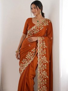 Sari de Diseñador con Bordado Floral Premium para Mujer, Sari de Lujo para Fiestas y Bodas con Blusa en Contraste, Venta al Por Mayor - Product Image 4