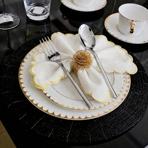 Serviette de table en coton jaune premium à bords festonnés pour la décoration de table d'hôtel ou de restaurant - Product Image 1