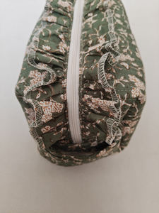 Bolsa Cosmética Ecológica Moderna con Rayas, Estampado Floral Verde Tigre, Acolchada, con Volantes, Hecha a Mano, de Algodón, para Maquillaje y Organizador de Lápiz Labial - Product Image 4