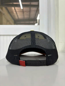 หมวกแก๊ปทรง Trucker สีทูโทนแบบเรียบ  ปีกสีเทอร์ราคอตต้า  ตาข่ายสีครีม  รับผลิตตามสั่ง (OEM) ขายส่ง ผลิตในเวียดนาม สำหรับแบรนด์ต่างๆ พร้อมสกรีนโลโก้ - Product Image 4