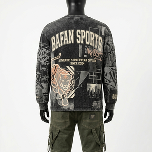 Conjunto de camiseta y pantalón cargo de algodón premium de 210 GSM para hombre, con estampado gráfico acid wash y logotipo personalizado con serigrafía. - Product Image 2