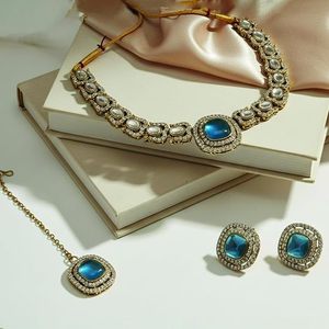 Conjunto de Collar y Pendientes de Circonio Chapado en Oro con Diseño Geométrico de Piedra Azul para Joyería de Boda para Mujer - Product Image 4