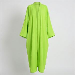 ชุดกิโมโนแบบ OEM ปี 2025 เสื้อคลุมอาบายะ ผ้าโพลีเอสเตอร์เนื้อนุ่ม ยืดหยุ่นสูง หนาขึ้น สำหรับผู้หญิงมุสลิม คอวี แขนยาว เหมาะสำหรับงานปาร์ตี้ รอมฎอน งานแต่งงาน - Product Image 1