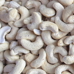 Wholesale Cheap Raw Edible Cashew Nuts WW180 WW240 WW320 LP WS Short Leadtime - Product Image 1
