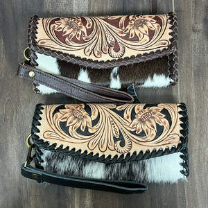 Portefeuille en cuir et peau de vache, fait main par un designer, avec bracelet, grande capacité, pour femme, parfait pour la mode western. - Product Image 4