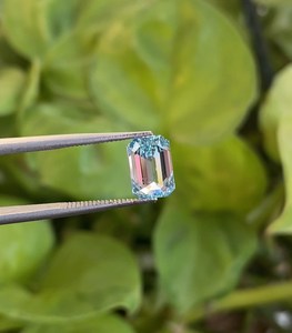 Diamante Suelto Cultivado en Laboratorio con Certificación IGI, Corte Esmeralda, Color Azul Fantasía, CVD, VVS VS, Corte Excelente para Joyería Fina - Product Image 3