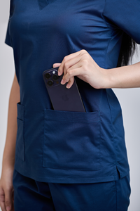 Ensemble de blouses médicales tricotées FMF unisexe pour usage hospitalier, avec détection d'aiguilles, fabriqué au Vietnam, 52% coton, 45% polyester, 3% élasthanne, en tissu peigné - Product Image 2