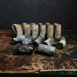 Elegantes tazas de cuerno vikingas hechas a mano con acabado brillante premium al mejor precio - Product Image 2