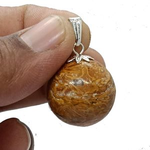 Colgante de bola de cristal natural de jaspe Mariyam grabado, de moda, de Gujarat - para el Día de la Madre y negocios - Product Image 3