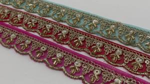 Ribete de encaje floral de organza bordado decorativo con perlas y hilo metálico para sari, vestido, dupatta, manualidades y costura - Product Image 3