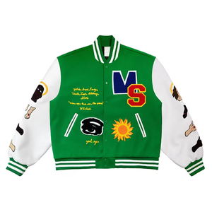 เสื้อแจ็คเก็ตบอมเบอร์สไตล์วาร์ซิตี้สำหรับผู้ชาย – ดีไซน์โทนสีพาสเทลแบบโทนต่อโทนพร้อมเนื้อผ้าสัมผัสนุ่มแบบปัดเงา รายละเอียดตราสัญลักษณ์สไตล์เรโทร - Product Image 4