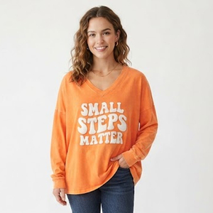 T-shirts personnalisés à manches longues et col en V pour femmes, style streetwear oversize, en coton épais, coupe ample - Product Image 1