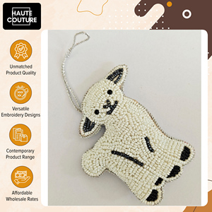 Adornos Festivos Colgantes de Gran Calidad, Hechos a Mano, Bordados, de Tela de Satén, con Forma de Cordero, Acolchados/Adornados con Cuentas, Tamaño 10 x 8 cm - Product Image 3
