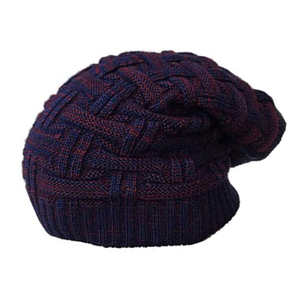 Gorro de Punto Personalizado para Adultos, Gorro de Invierno Acrílico OEM Hecho en Pakistán, Gorro Cálido con Diseño de Moda, Logotipo Impreso, Estilo Jacquard Moderno - Product Image 2