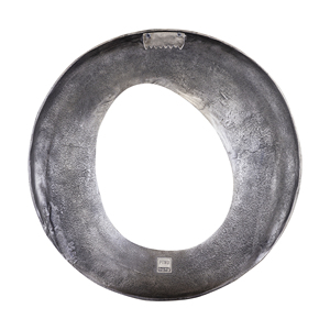 Sphère en aluminium texturé artisanale, finition laiton rustique, boule décorative en métal ajouré pour table basse et étagère - Product Image 5