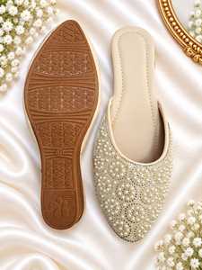 B.R. Sandalias Planas Étnicas Tradicionales Indias para Mujer, Elegantes y Ligeras, para Bodas, Fiestas y Oficina - Product Image 3