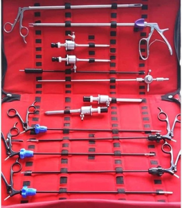 Kit de equipo de laparoscopia mínimamente invasiva con trocar, pinzas, portaagujas y herramientas quirúrgicas para procedimientos quirúrgicos - Product Image 1