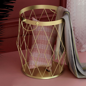 Cesta de Almacenamiento Metálica Dorada Elegante, Cesto de Ropa Multiusos de Alambre para Ropa y Juguetes, Hierro con Recubrimiento en Polvo para Hogar y Hoteles - Product Image 4