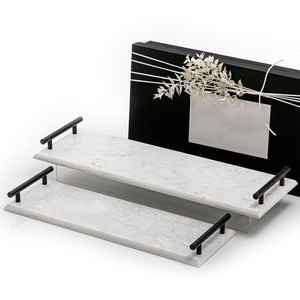 Plateau de service décoratif en marbre blanc pur, écologique et durable, de qualité supérieure, compatible lave-vaisselle, pour boissons, aliments et bar. - Product Image 1