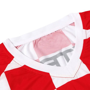 Uniformes de Fútbol Personalizados de Alta Calidad, Transpirables, Ligeros y Ecológicos, con Cuello en V, Manga Corta, 100% Poliéster, 20 Unidades - Product Image 2