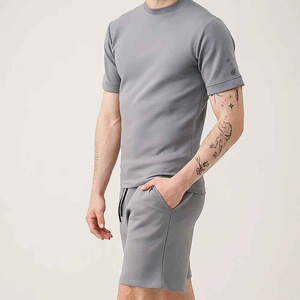 Conjunto de Camiseta y Pantalones Cortos Estampados para Hombre, Cuello Alto, Tela Fresca, Atractivo, Conjunto de Playa - Product Image 4