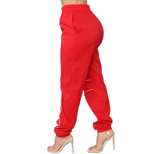 Ensemble de survêtement rouge pour femme, manches longues, col montant, fermeture éclair, couleur unie, tenue décontractée, pantalon respirant en polyester pour l'automne - Product Image 3