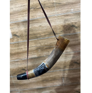 Auténtico Cuerno Natural de Vaca para Soplar, Hecho a Mano - Product Image 3