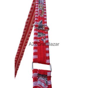 กระเป๋าสะพายไหล่ลายดอกไม้สไตล์โบฮีเมียนสำหรับวันหยุดสุดสัปดาห์  ทำจากผ้าฝ้ายพิมพ์ลายมือ  เป็นมิตรกับสิ่งแวดล้อม  ยั่งยืนได้ - Product Image 4