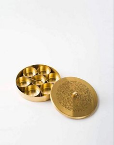 Ensemble de boîte à épices et de support de rangement en laiton écologique PinkcityHandloom avec cuillère pour cuisine indienne - Product Image 5