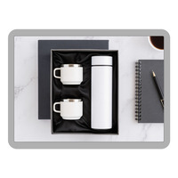 Ensemble cadeau d'affaires personnalisé Liviya Premium : agenda en cuir PU A5 avec impression en relief, stylo, porte-clés, bouteille d'eau