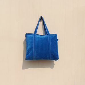 Sac fourre-tout de luxe en velours de coton bleu pour femme, grande capacité, léger, pliable, écologique, matelassé, avec fermeture éclair et double poignée - Product Image 2