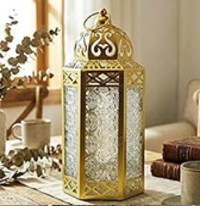 Elegante farol de pared de bronce con detalles de flor-de-lis y cadena de suspensión, disponible a precios de mayorista. - Product Image 2