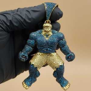 จี้รูปตัวการ์ตูนเงินแท้ชุบทอง 18K ประดับเพชรโมอิสซาไนต์สีน้ำเงินทรงกลมเจียระไนแบบเหลี่ยมเจียรคมสไตล์ฮิปฮอปสำหรับผู้ชาย - Product Image 1