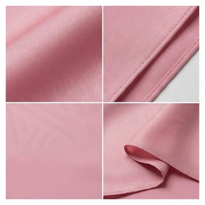 ผ้าคลุมศีรษะผ้าซาตินสีชมพูสำหรับผู้หญิง สีพื้น ความยาวปานกลาง เนื้อผ้านุ่มสบาย ใช้ได้ทุกวัน ผ้าพันคอสำหรับทุกฤดูกาล สไตล์เรียบง่าย - Product Image 4
