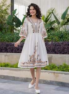 Vestido Casual con Estampado Floral y Cuello en V para Mujer, Talla Grande, para Primavera, Manga 3/4, con Cintura Natural - Suministro ODM, Vestido Midi con Cuello en V - Product Image 2