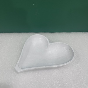 Artisan Design Heart Shaped Aluminium Decorative Tray Modern Design Valentine'S Day Gift White Single Piece Living Room - Product Image 2