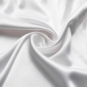 กางเกงขาสั้นผู้ชายแบบสั่งทำ กางเกงออกกำลังกายวิ่งสำหรับผู้ชาย กางเกงขาสั้นผ้าซาตินสีขาว เนื้อผ้าเรียบลื่น สวมใส่สบาย กางเกงขาสั้นผ้าซาตินนุ่มสำหรับผู้ชาย - Product Image 5