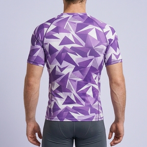Maillot de sport OEM personnalisé pour homme, à manches courtes, compressif, extensible, pour la gym et l'entraînement, vêtement de performance athlétique - Product Image 3