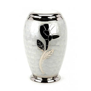 Urne de crémation de style américain massif en argent antique Design unique pour cendres Fournitures funéraires - Product Image 3