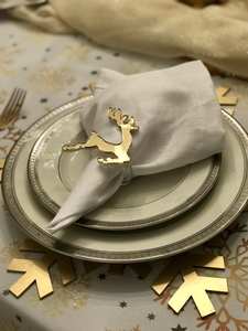 Anneau de serviette décoratif en aluminium en forme de renne, saisonnier, au charme festif pour les célébrations de Noël - Product Image 3