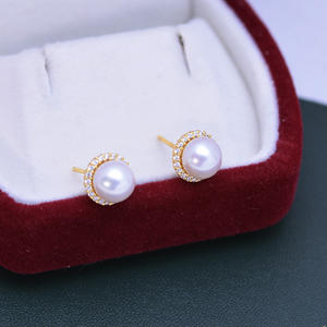 Boucles d'oreilles en perles rondes blanches d'eau douce de 6 à 7 mm avec croix en argent S925, presque parfaites, forte brillance - Product Image 3