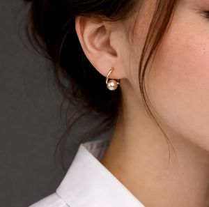 Juego de Aretes de Aro con Perlas Pequeñas, Aretes Minimalistas con Perlas Colgantes, Plata de Ley 925, Chapado en Oro de 14K - Product Image 2