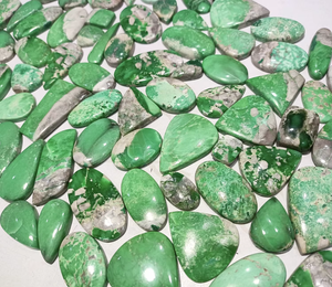 Lot de cabochons en variscite verte naturelle, formes variées (ovales, octogonaux, poires, rondes), pierres lâches à facettes, taille libre, prix de gros - Product Image 5