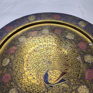 Assiette murale décorative en laiton peinte à la main style paon indien traditionnel, style antique, incrustation émaillée colorée, plateau rond décoratif - Product Image 5
