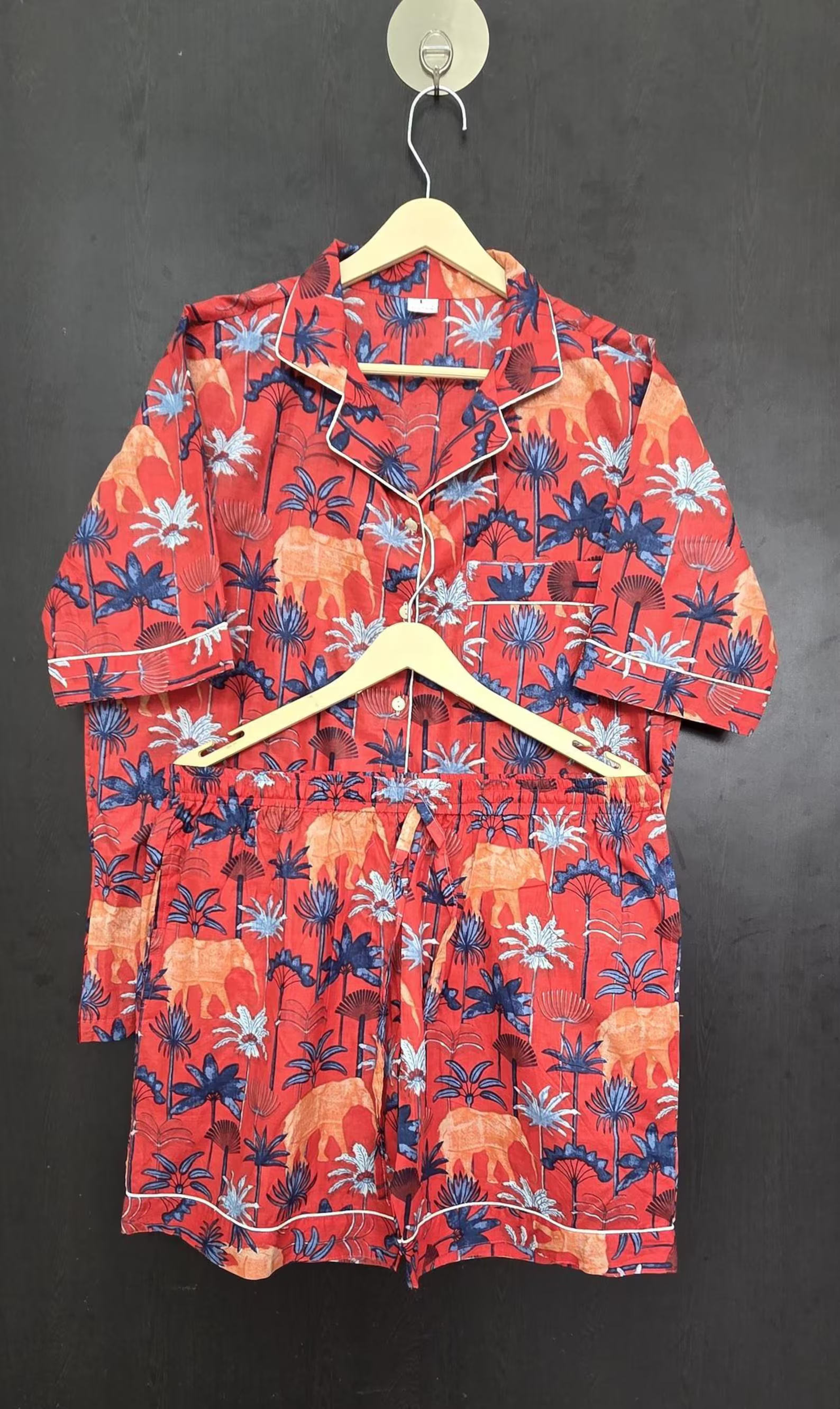 เช่นเดียวกับภาพ