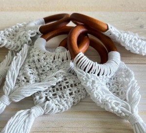 Anillos de Servilleta de Macramé con Flecos - Product Image 2