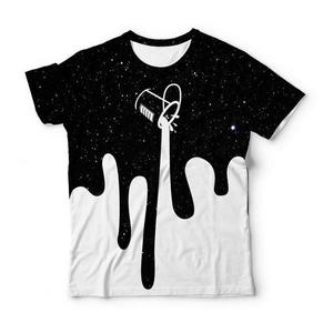 เสื้อยืดแขนสั้นผู้ชาย สีดำขาว พิมพ์ลายกาแล็กซี่ ดีไซน์ลายหยดสี คอตั้ง สไตล์สปอร์ต ระบายอากาศได้ดี 100% - Product Image 1