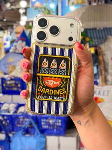 เคสโทรศัพท์ปักลายด้วยมือประดับด้วยลูกปัด ลายดอกไม้หลากสีสัน สีชมพู รูปทรงสี่เหลี่ยมผืนผ้า งานฝีมือสิ่งทอ งานเย็บปักถักร้อย - Product Image 6
