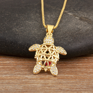Collana con Ciondolo a Forma di Tartaruga in Cristallo Zircone Lucido QIKU, Design Traforato, Gioiello di Lusso Leggero per Donna e Uomo, Regalo per Feste - Product Image 5